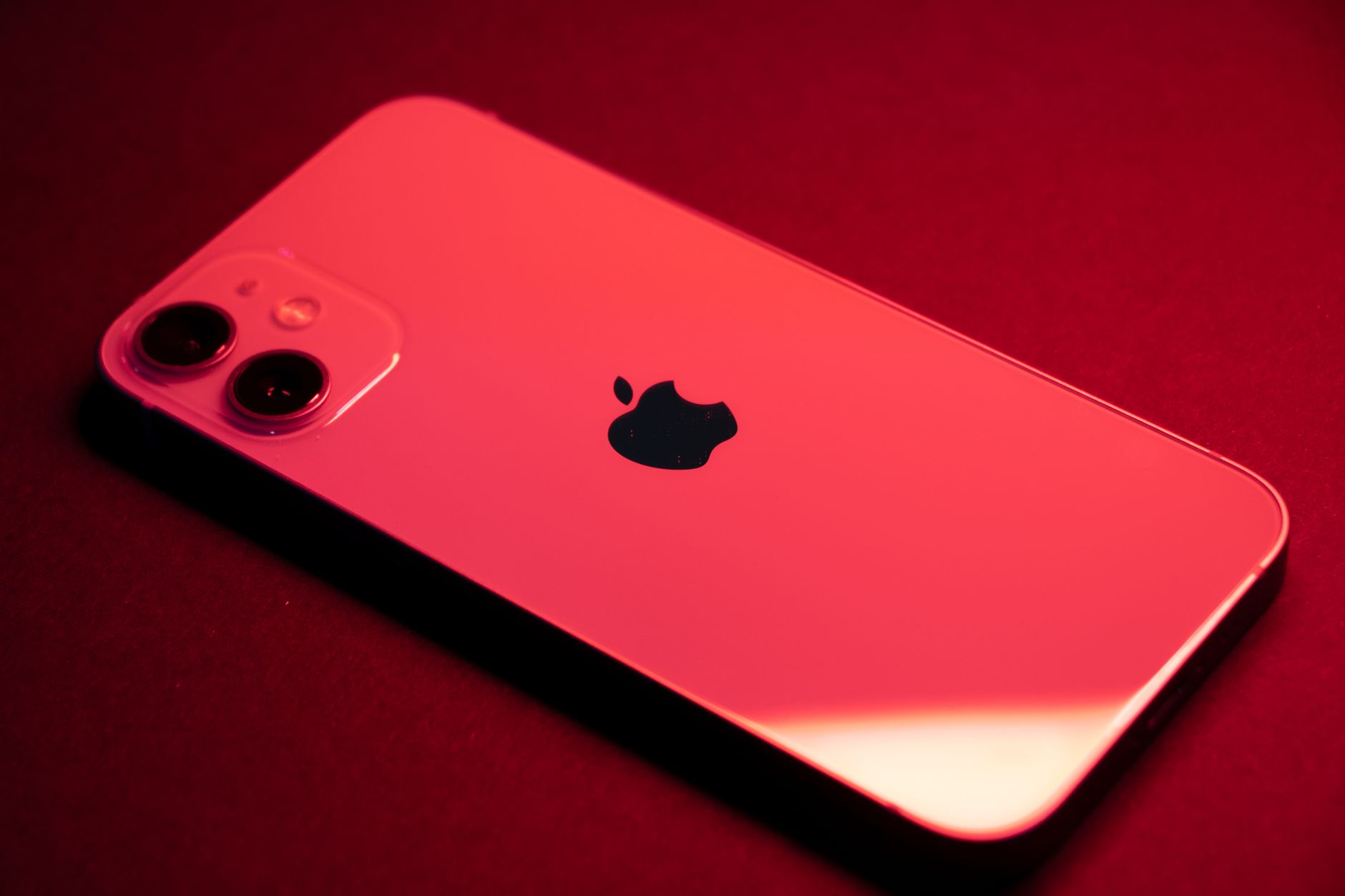Is the iPhone hinge design the best innovation of 2023?