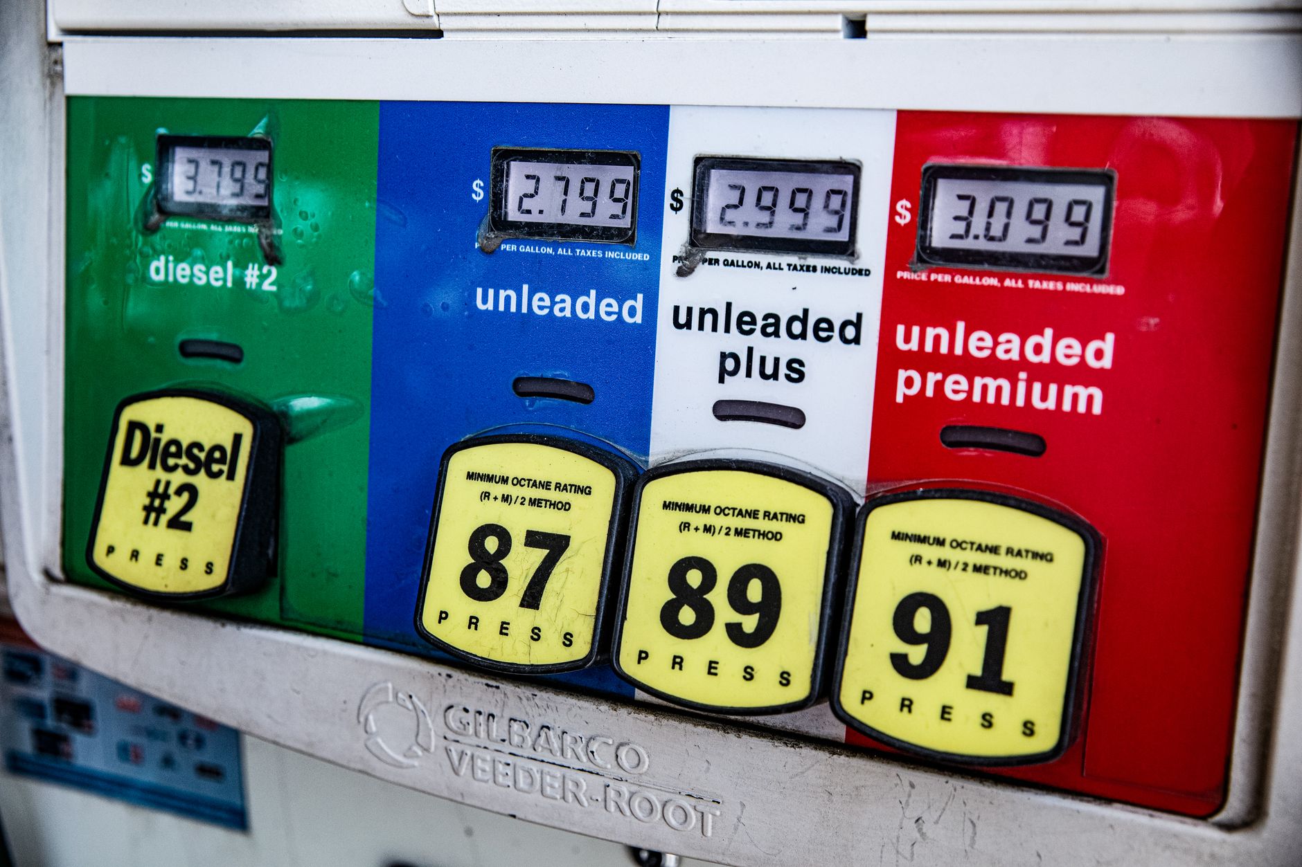 Oil Prices Fall: The Clear Impact of U.S.-Iran Diplomacy