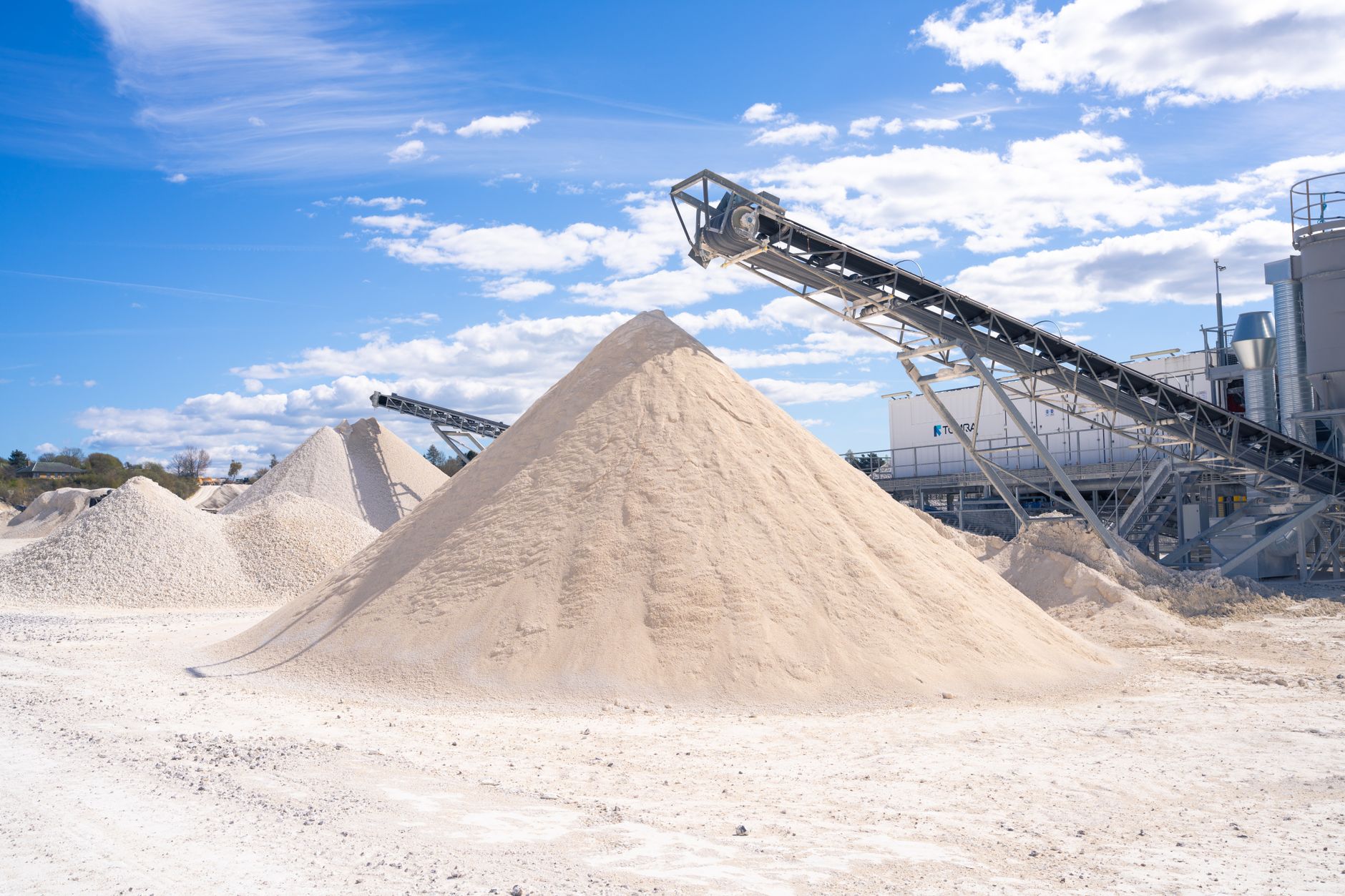 Critical Minerals Stockpiling: What is the Best Policy?